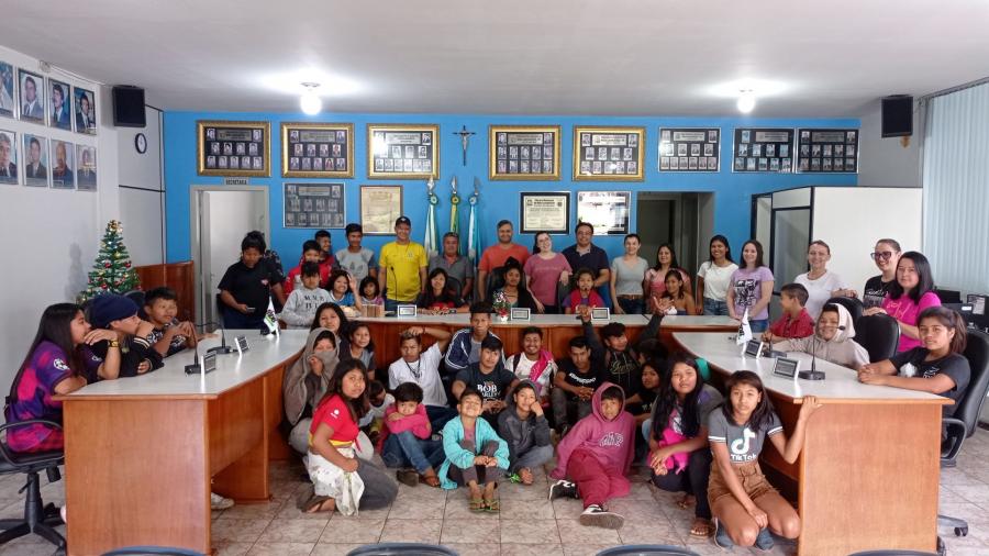 Visita dos alunos e professores do Colégio Estadual Indígena Carlos Alberto Cabreira Machado, Aldeia Lebre, Terra Indígena Rio das Cobras.