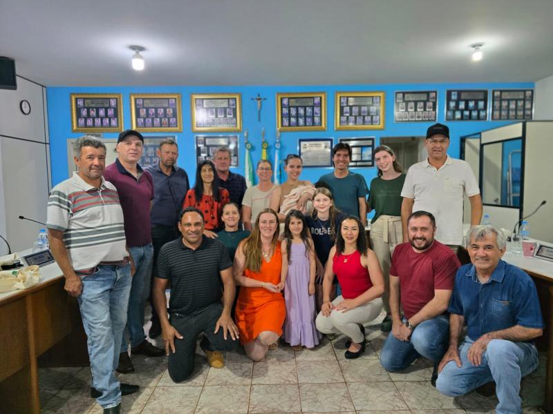 Sessão da Câmara de Nova Laranjeiras combina deliberações, homenagens e diálogo com a UFFS